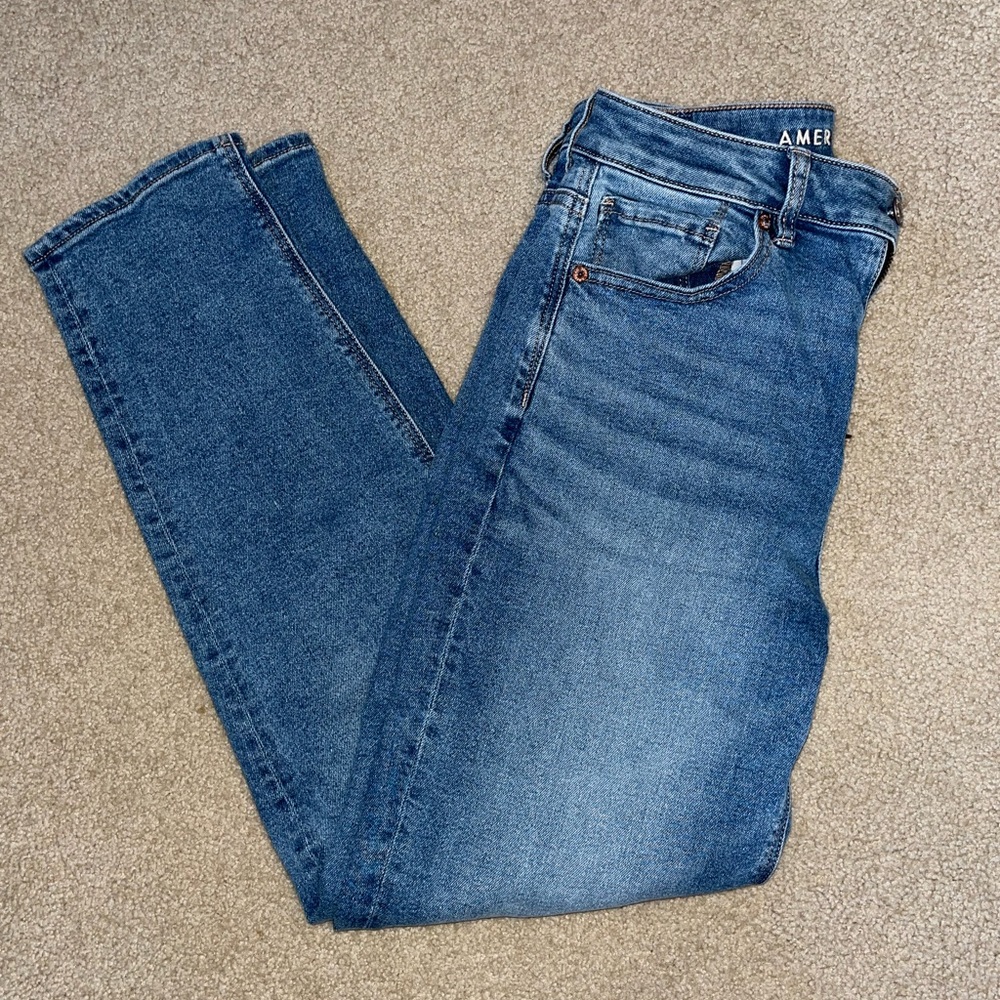 American Eagle women’s jeans